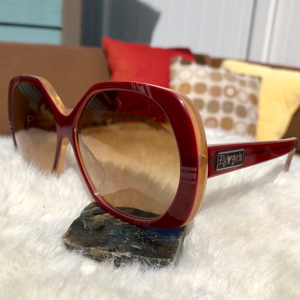 Retro Sunglasses FlyGirls ๐ค Sunnies ๐ฅ๐ฅ๐ฅ - Picture 12 of 17
